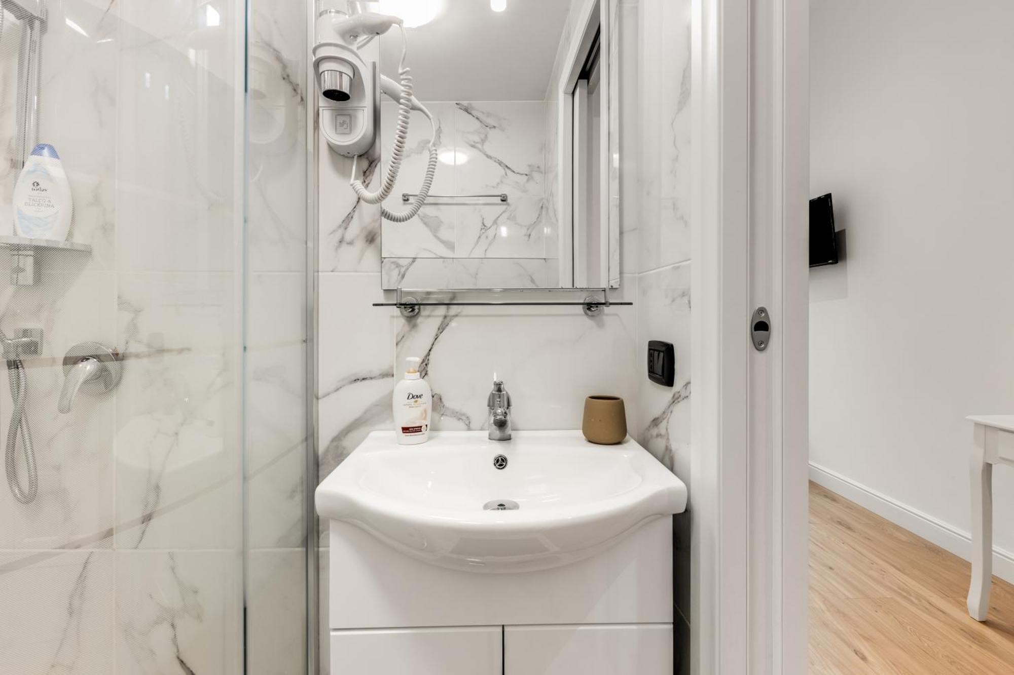 Dolce Rooms Milan Bagian luar foto